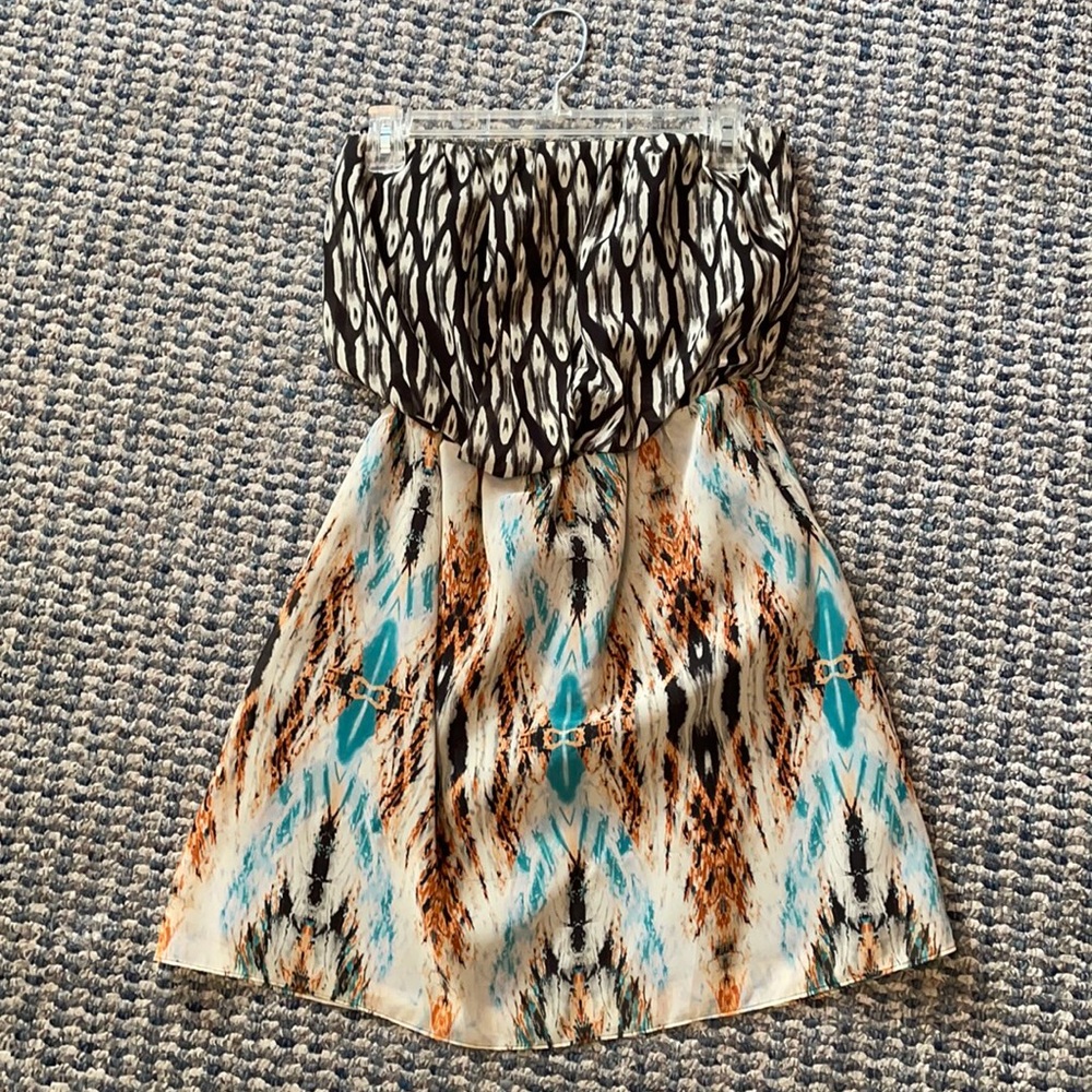 BRAND NEW Strapless Guess Dress